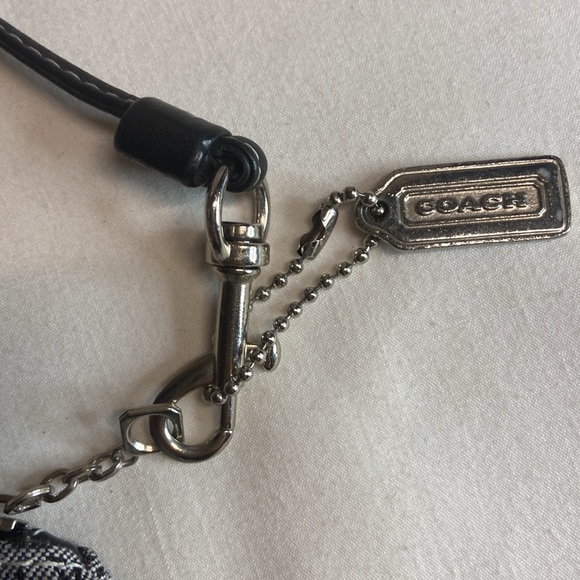 EUC  Vintage Coach  wristlet pouch in signature jacquard and leather - Picture 7 of 12